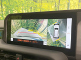 【パノラミックビューモニター】専用のカメラにより、上から見下ろしたような視点で360度クルマの周囲を確認することができます☆死角部分も確認しやすく、狭い場所での切り返しや駐車もスムーズに行えます。