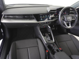 Audiのインテリアはエクステリア同様、優れたデザイン性とクオリティ、そして機能性を兼ね備えております。