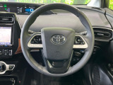 【純正革巻きステアリング】上質な革を使用することで、手にしっかり馴染みとても運転しやすいハンドルです♪