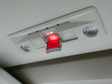 SOSコール 走行中の緊急時(病気や事故、あおり運転など)にボタンひとつでオペレーターに接続!救急や警察への連絡をサポートいたします。※使用にはコネクトサービスの加入が必要です、詳しくはスタッフまで