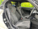 運転席シート廻りは使用感も少なく、良好な状態となっています。前オーナー様が丁寧に使っていたことがよくわかりますね。