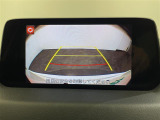 【バックモニター】後ろのカメラの映像をモニターに映し出すことができます!後方の見えない死角や、障害物との距離感をしっかり確認することができます!駐車が苦手な方におすすめです。