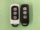 スマートキー付きですからドアロックの開閉およびエンジンスタートが楽々です。電動スライドドアの開け閉めもボタンで操作できます。スペアキーも同じものを用意しております。