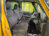 運転席シート廻りは使用感も少なく、良好な状態となっています。丁寧に使われていたことがよくわかりますね。