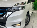 【LEDヘッドライト】悪天候や夜間走行時も良好な視界を確保し安心して運転できる高輝度LEDヘッドライトを装備!点灯速度が早く、消費電力も抑えられています。
