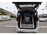 私たちは福祉車両の専門家です。数多くの実績から様々なアドバイスが得意です。詳しくは当社ホームページにて。「坂出自動車」で検索して下さい。※車いすは見本です。