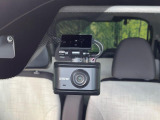 【ドライブレコーダー】ドライブレコーダー装備!走行中はもちろん、あおり運転や事故に遭遇した際、映像で記録し、万一のリスクに備えます。※記録用SDカードはお客様ご自身でご準備いただく必要があります。