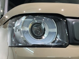 LEDヘッドライトは、点灯の瞬間から最大光量を発揮し、突然暗くなるトンネルなどでの安定感を高めます。