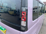 エンジンルームも綺麗に洗浄してから納車致します。普段あまり見ることが無い箇所だからこそ綺麗だと感動しますよね(*&acute;▽`*)