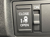 【パワースライドドア】スマートキーや運転席のスイッチでスライドドアの開閉が可能♪電動だから力を入れてドアを開ける必要が無く、小さいお子様でも、重い荷物を持っている時もラクに開け閉めできます♪