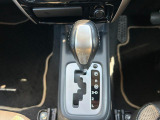 とてもキレイな状態のシフトレバーです。ぜひ一度お客様の目で確認してください。