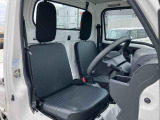 自動車保険も取り扱っておりますの無料で見積りをいたします♪ お客様のお話を伺い、お客様に合った的確なプランをご提案させて頂きます。