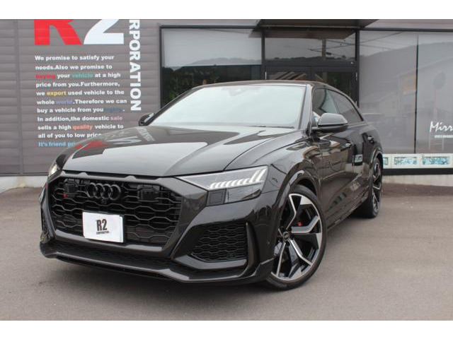 アウディ RS Q8 