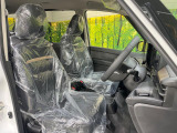 運転席シート廻りは使用感も少なく、良好な状態となっています。前オーナー様が丁寧に使っていたことがよくわかりますね。
