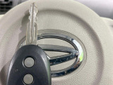 【キーレス】少し離れた場所からでもボタン一つでドアの開錠・施錠ができるのでとっても便利!ドアの鍵穴周りに傷をつけることもありません♪