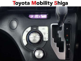 お好み温度に設定すると自動で調整してくれるオ-トエアコン装着車です。