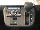 温度を設定すれば、自動で車内の温度管理をしてくれる優れものです♪ATミッションで運転楽々