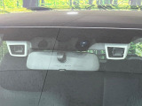 【アイサイト】前方の車両等を検知し、衝突しそうな時は警報で注意を促し、ブレーキを踏む力をサポート。ブレーキを踏めなかった場合は衝突被害軽減ブレーキが作動、衝突回避をサポートします。