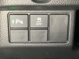 ハンドルの左下にHondaセンシング用の、VSA(ABS+TCS+横滑り抑制)解除スイッチなどがついています。