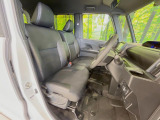 運転席シート廻りは使用感も少なく、良好な状態となっています。丁寧に使われていたことがよくわかりますね。