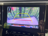 【バックカメラ】駐車時に後方がリアルタイム映像で確認できます。大型商業施設や立体駐車場での駐車時や、夜間のバック時に大活躍!運転スキルに関わらず、今や必須となった装備のひとつです!