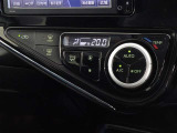 車内を快適に、オートエアコンを装備しています。