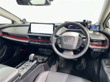 運転席まわりです。 各操作スイッチは使いやすい位置に配置されてます。