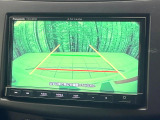 【バックカメラ】駐車時に後方がリアルタイム映像で確認できます。大型商業施設や立体駐車場での駐車時や、夜間のバック時に大活躍!運転スキルに関わらず、今や必須となった装備のひとつです!