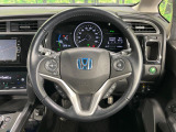 【ステアリングスイッチ】運転中、前方から目線をそらすことなく、オーディオ等の操作が可能な便利機能!安心&快適なドライブを演出してくれます♪