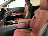 FSPORT専用本革スポーツシート。快適で操作性の良い運転の基本は、シートポジションです。