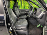 運転席シート廻りは使用感も少なく、良好な状態となっています。丁寧に使われていたことがよくわかりますね。