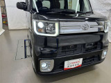 LEDヘッドライトです。デザイン性がよくとても明るいので、夜間の走行や悪天候でも安心です。しかも長寿命!