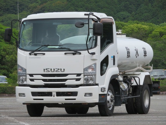 フォワード 散水車