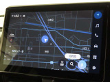 メーカー装着のディスプレイオーディオを装備しております。