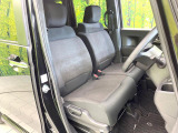 運転席シート廻りは使用感も少なく、良好な状態となっています。丁寧に使われていたことがよくわかりますね。