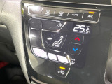 【オートエアコン】一度お好みの温度に設定すれば、車内の温度を検知し風量や温度を自動で調整。暑い&hellip;寒い&hellip;と何度もスイッチ操作をする必要はありません。快適な車内空間には必須の機能ですね♪