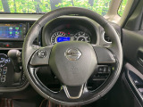 【純正革巻きステアリング】上質な革を使用することで、手にしっかり馴染みとても運転しやすいハンドルです♪