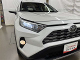 LEDヘッドライトです。デザイン性がよくとても明るいので、夜間の走行や悪天候でも安心です。しかも長寿命!