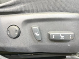 【パワーシート】スイッチ一つで簡単にシートの微調整が可能!電動だから力もいりません!快適なシートポジションにセットして、快適なドライブをお楽しみください。