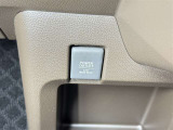 【アクセサリーソケット】車内で様々な電気製品を利用できます。