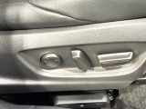 【パワーシート】スイッチ一つで簡単にシートの微調整が可能!電動だから力もいりません!自分に最適なシートポジションにセットして、快適なドライブをお楽しみください。