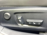 【パワーシート】スイッチ一つで簡単にシートの微調整が可能!電動だから力もいりません!快適なシートポジションにセットして、快適なドライブをお楽しみください。