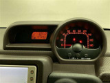 見やすいメーターレイアウトで運転をサポート!