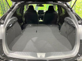 積み下ろしのしやすいデッキにはたっぷりと荷物を積み込んでいただけます。遊びから仕事まで、様々なシーンで頼れます♪