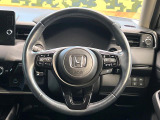 インテリアに合わせたデザインのステアリングは、運転される方のことも考え、運転しやすい形状、大きさです。是非一度、実際に触ってお確かめください。
