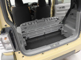 フレキシブルボードが標準装備なので荷室床の高さや形を変えることで、積む荷物に応じて使い分けできるアレンジ性が高い機能です。
