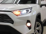 LEDヘッドライトです。デザイン性がよくとても明るいので、夜間の走行や悪天候でも安心です。しかも長寿命!