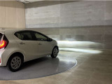 LEDヘッドランプです。十分な明るさを保ちつつも消費電力が少なく、バルブ寿命も長いのが特徴です。瞬時にMAXの光量を発揮するのもLEDならではです。
