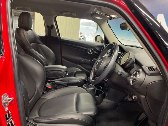 BMW MINI ミニ クーパー の中古車詳細 (27,500km, チリ・レッド 