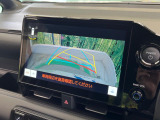 【バックカメラ】駐車時に後方がリアルタイム映像で確認できます。大型商業施設や立体駐車場での駐車時や、夜間のバック時に大活躍!運転スキルに関わらず、今や必須となった装備のひとつです!